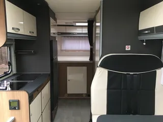 Wohnmobil mit Alkoven - Innen