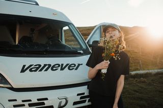 Olli Dannapfel Alina Wales Caravan BlackFriday