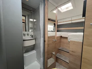 Wohnmobil Elba Bad innen