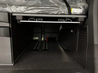 VW Beach Tour Camper Kofferraum Details - Siena Vanever